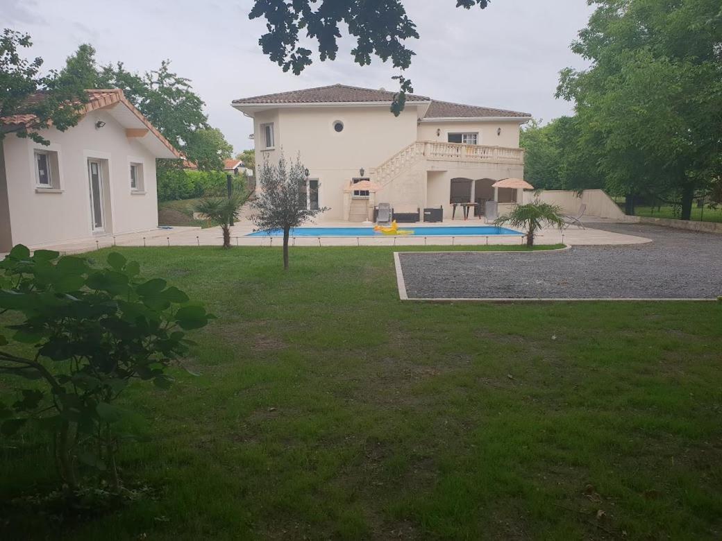 Maison Calme Et Spacieuse Bassens  Exterior photo